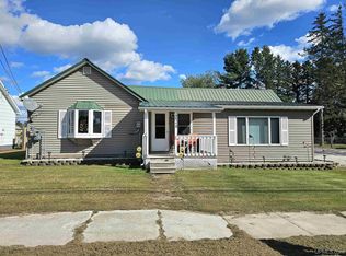 224 N 5th St, Manistique, MI 49854