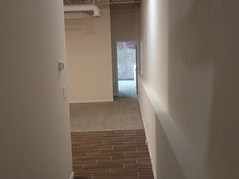 128 N Hill St #B — Photo 2
