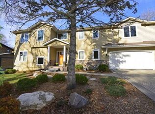 917 Excelsior Blvd, Excelsior, MN 55331