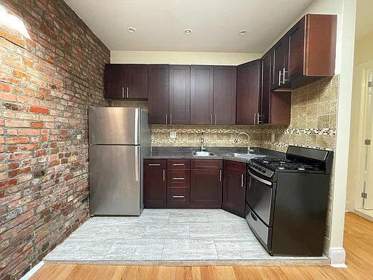 Rented by Signature Property Realty | media 3