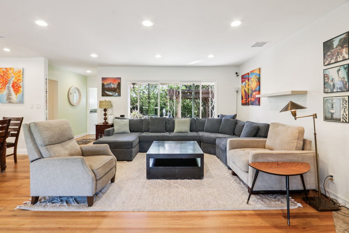 next background image