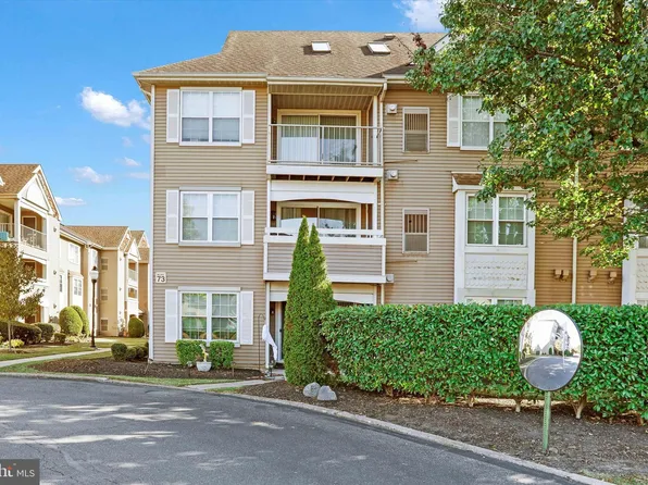 73202 Delaire Landing Rd #202, Philadelphia, PA 19114