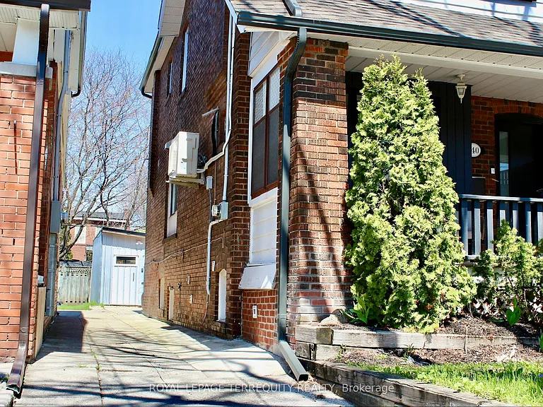 140 Wolverleigh Blvd #LOWER — Photo 2