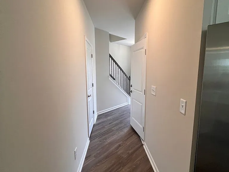 293 Mansell Park — Photo 8