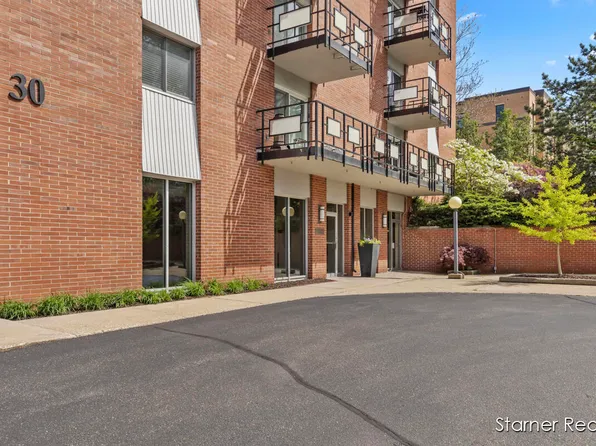 30 College Ave SE APT 38, Grand Rapids, MI 49503