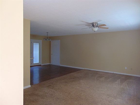 3rd image of 102 Scott St