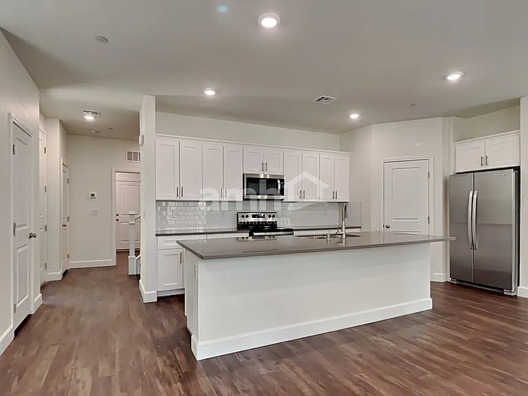 291 Austin Bellerose Pl — Photo 4
