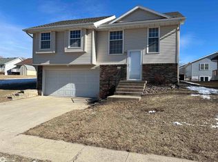 822 High Ridge Rd, Carroll, IA 51401