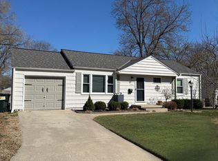 7243 Beverly St, Overland Park, KS 66204