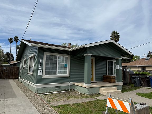 4th image of 141 Clay St #A
