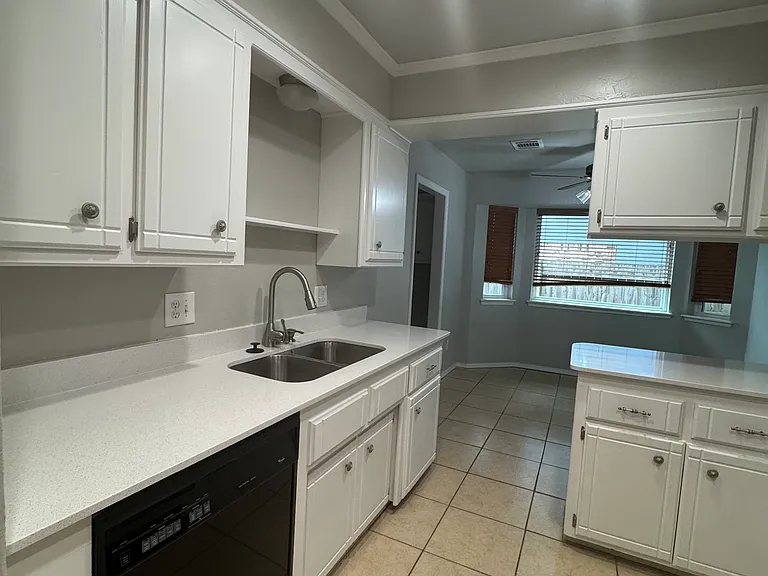 1209 SE 12th St — Photo 4