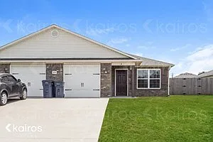 3 bed, 2.0 bath, 1163 sqft, $1,345 — Photo 1