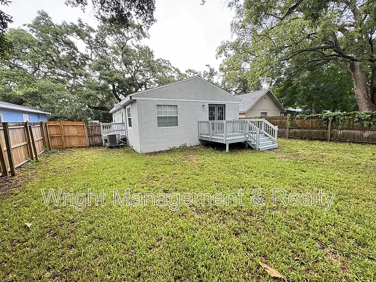 545 Pine St — Photo 22