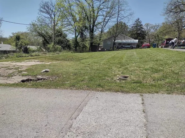 175 Garden Ave, Rockaway Beach, MO 65740