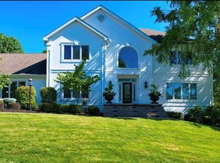 111 Aaron Woods Ct, Wheeling, WV 26003