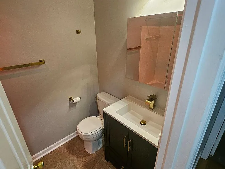 9811 Lake Pointe Ct #203 — Photo 34