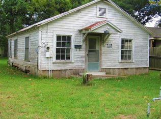2404 N Fulton St, Wharton, TX 77488
