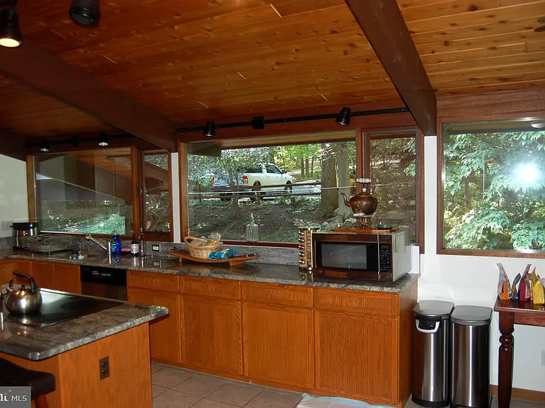 9728 Swift Creek Ct — Photo 32