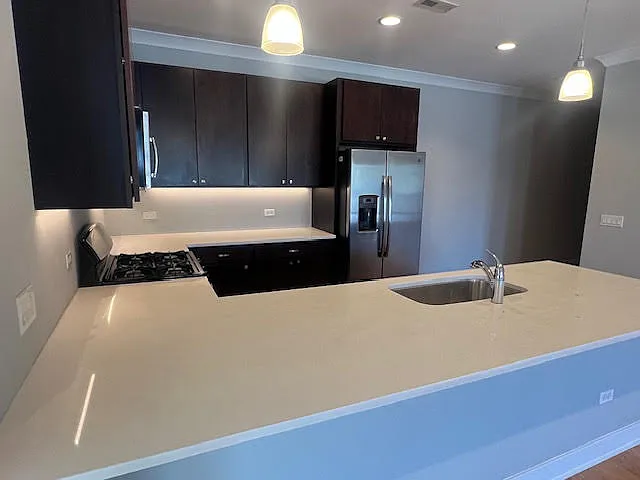 3 bed, 1800 sqft, $2,495 — Photo 2
