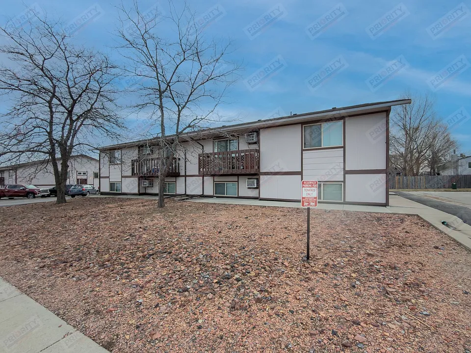 707 Vivian St