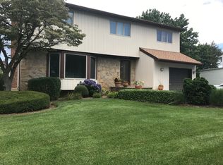 115 Cayuga Pl, Jericho, NY 11753