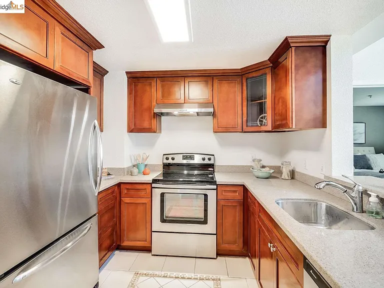 555 10th St #405 — Photo 7