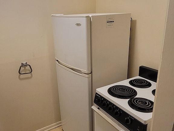 5th image of 240 N Vine St #B