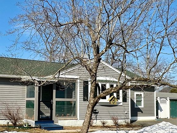 2nd image of 14 Melinda Ln