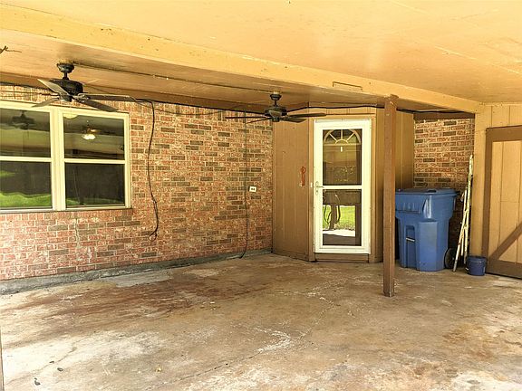 5th image of 262 Glacier Dr