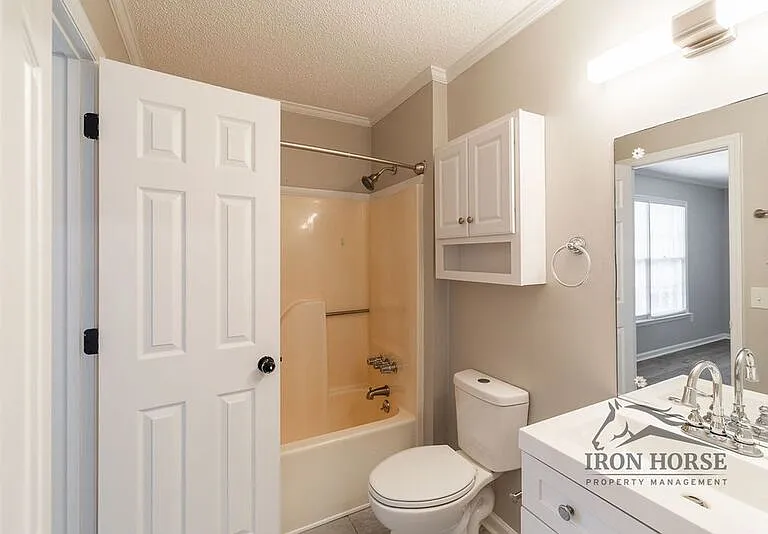 116 Barrington Dr #4 — Photo 10