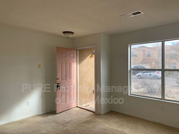 3rd image of 915 Blackbird Dr SW