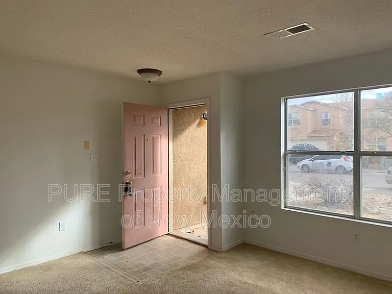 915 Blackbird Dr SW — Photo 3