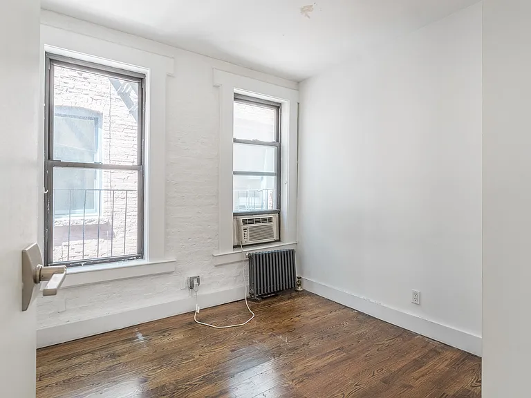 117 E 7th St #2C — Photo 6