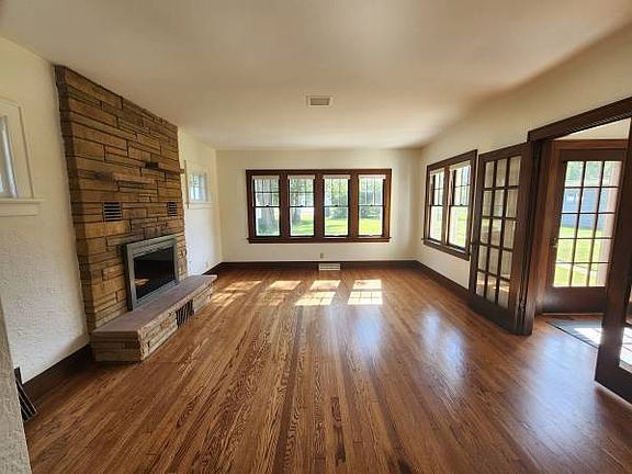Living room with fireplace