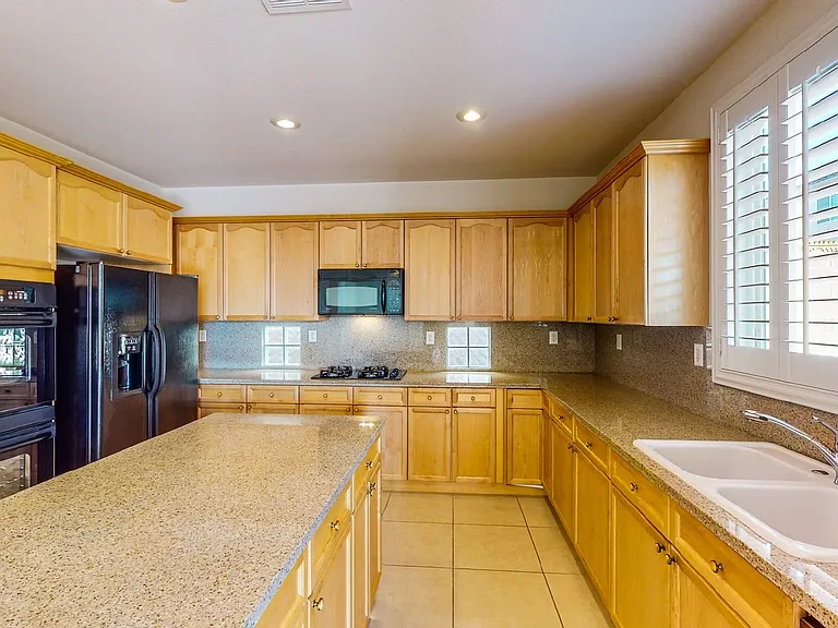 9412 Forest Edge Ave — Photo 13