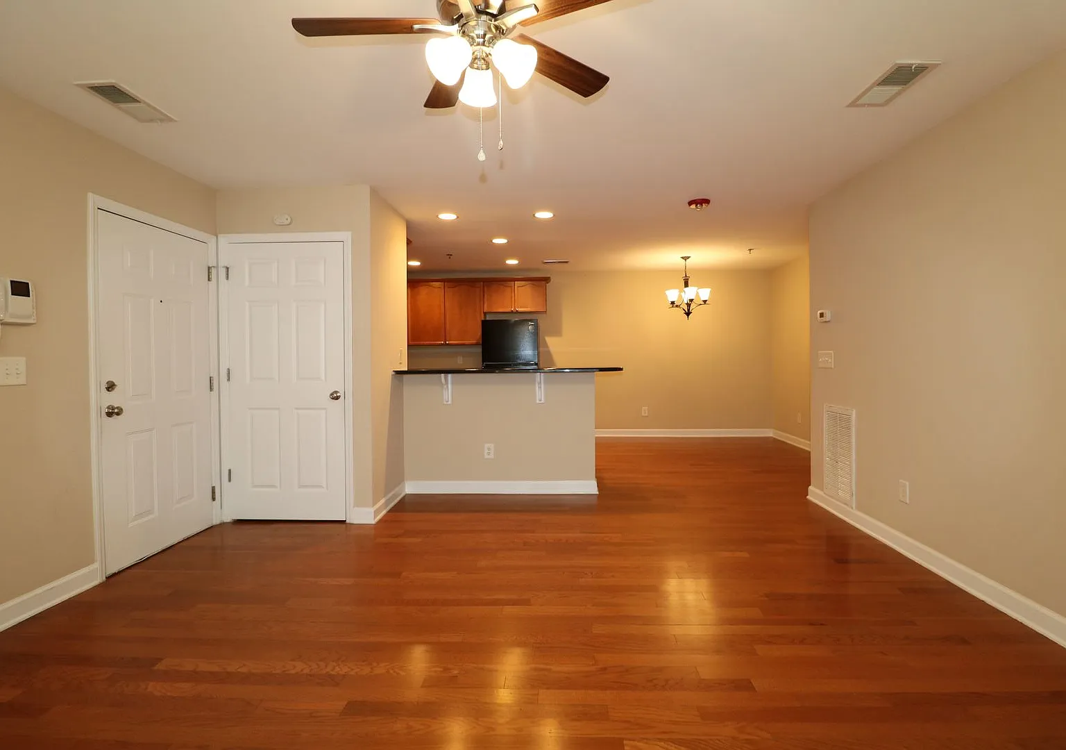 4762 Tatton Park Cir — Photo 4