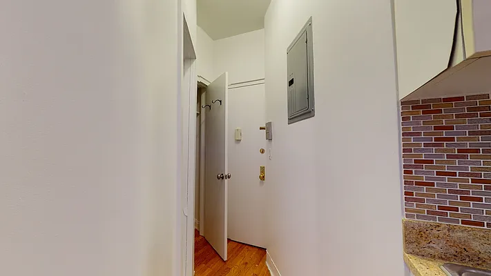 Rented by Flatiron Real Estate Advisors LLC | media 11