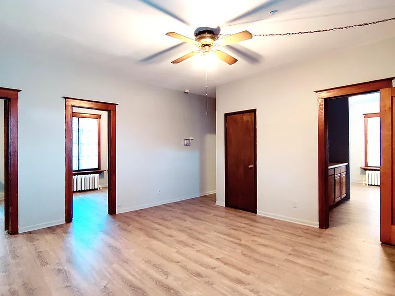 310 N Elm St #4 — Photo 2