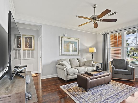 3rd image of 1112 Rosewood Ln #1