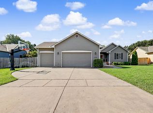 11009 W Bristlecone Cir, Wichita, KS 67205