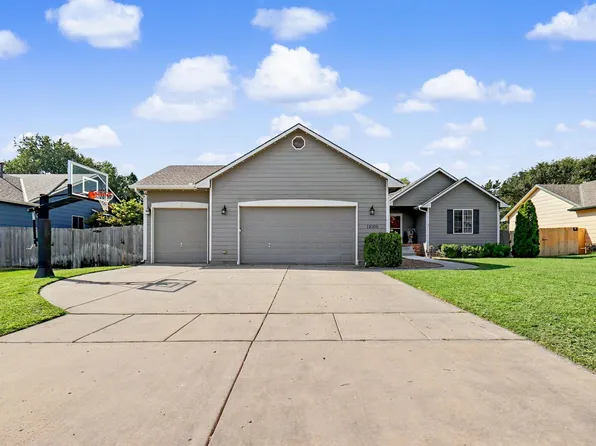 11009 W Bristlecone Cir, Wichita, KS 67205