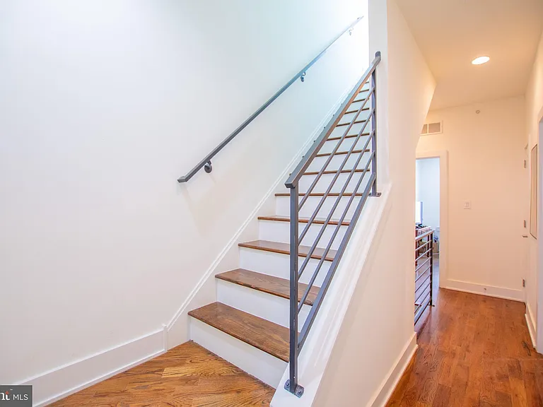 1441 S Bouvier St — Photo 17