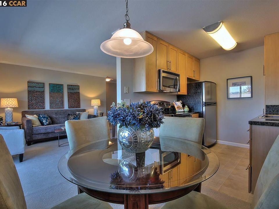 2nd image of 203 Masters Ct APT 4