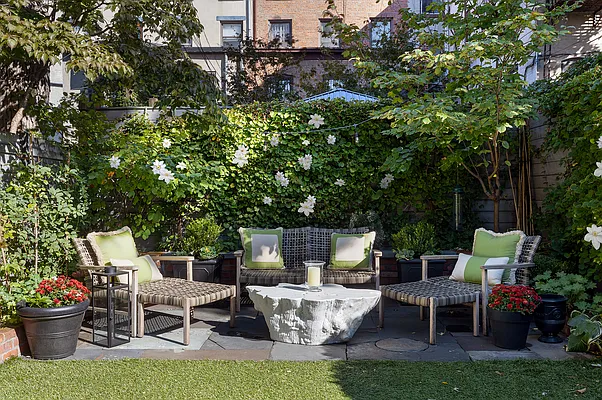 Sold by Compass | media 9