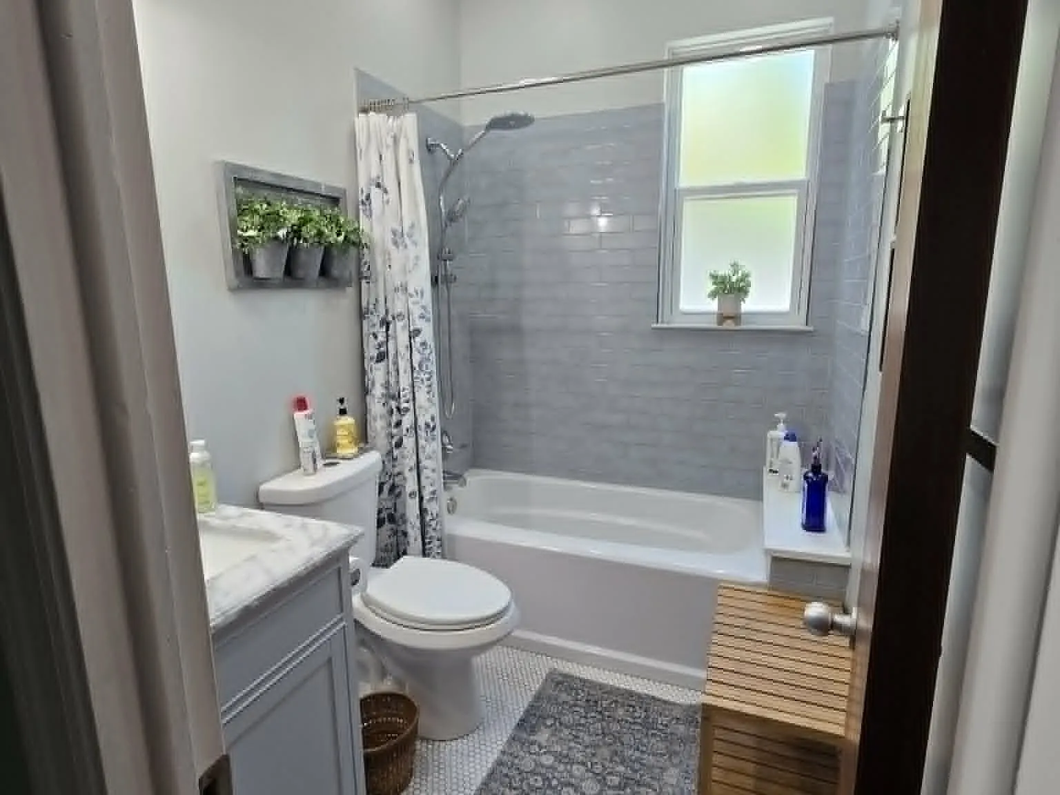 2 bed, 1745 sqft, $3,000 — Photo 2