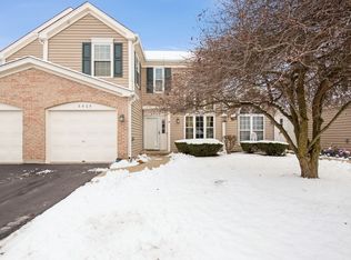 6869 Hampton Cir, Gurnee, IL 60031