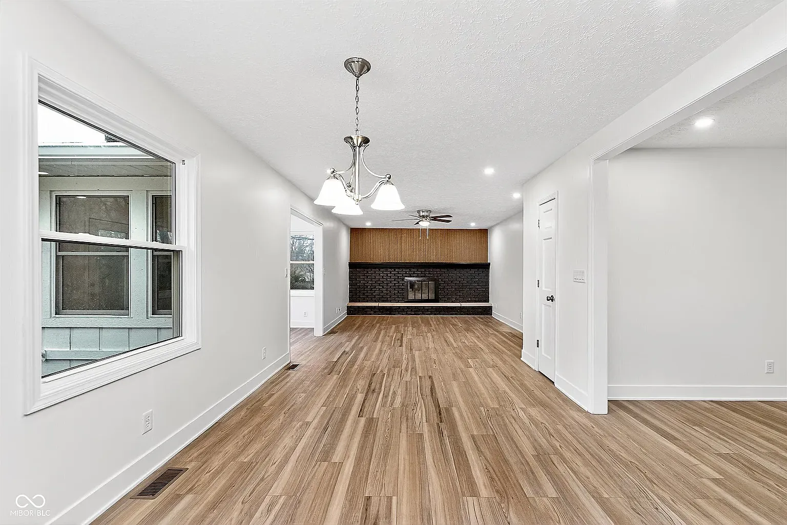 3 bed, 1823 sqft, $2,400 — Photo 2