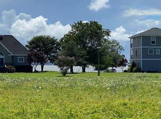 105 Wade Ave, Knotts Island, NC 27950