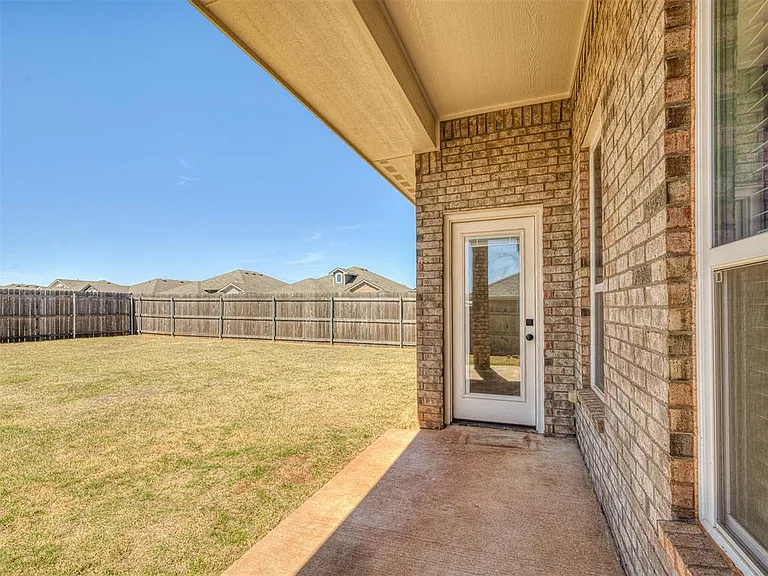 18025 Sunny Stone Ct — Photo 26