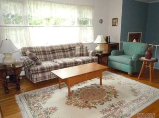 44 Valley Rd, Northport, NY 11768